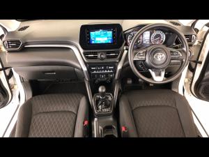 Toyota Urban Cruiser 1.5 XR manual - Image 6