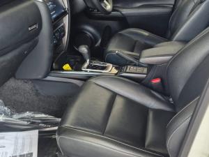 Toyota Fortuner 2.4GD-6 Raised Body automatic - Image 7