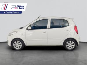 Hyundai i10 1.1 GLS/MOTION - Image 2