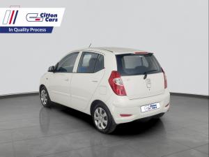 Hyundai i10 1.1 GLS/MOTION - Image 3