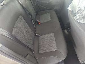 Volkswagen Polo Vivo hatch 1.6 Life - Image 15