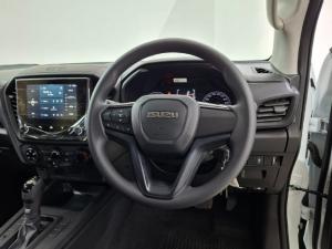 Isuzu D-Max 1.9TD Extended cab L auto - Image 7