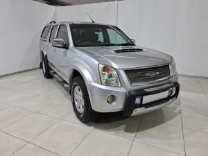 Isuzu KB 300D-Teq double cab LX automatic - Image 1