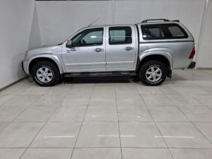 Isuzu KB 300D-Teq double cab LX automatic - Image 2