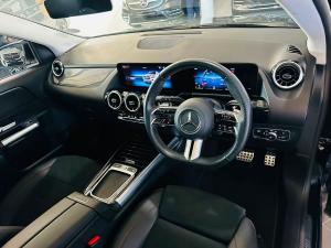 Mercedes-Benz GLA GLA200d Progressive - Image 4