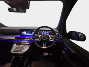Mercedes-Benz V-Class V300d Exclusive - Image 18