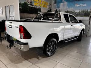 Toyota Hilux 2.4GD-6 Xtra cab Raider manual - Image 2