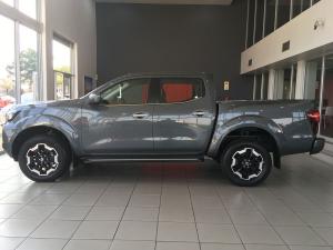 Nissan Navara 2.5DDTi double cab LE Plus - Image 12