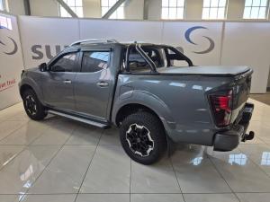 Nissan Navara 2.5DDTi double cab LE Plus - Image 4