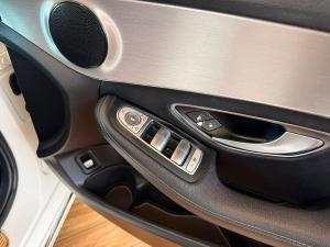 Mercedes-Benz C-Class C180 - Image 25