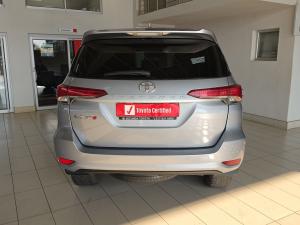Toyota Fortuner 2.4GD-6 manual - Image 5