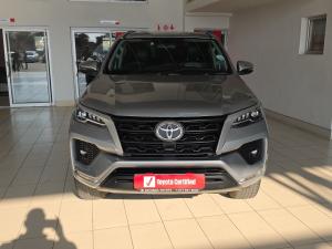 Toyota Fortuner 2.4GD-6 manual - Image 4