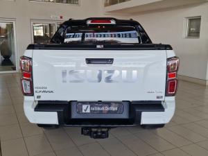 Isuzu D-Max 3.0TD double cab V-Cross 4x4 - Image 5