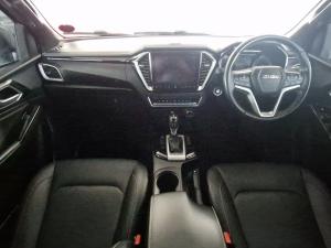 Isuzu D-Max 3.0TD double cab V-Cross 4x4 - Image 6