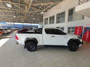 Toyota Hilux 2.8GD-6 Xtra cab 4x4 Legend auto - Image 3