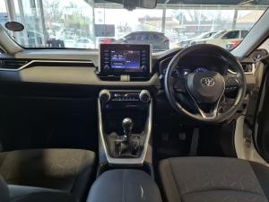 Toyota RAV4 2.0 GX - Image 6