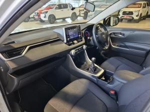 Toyota RAV4 2.0 GX - Image 7