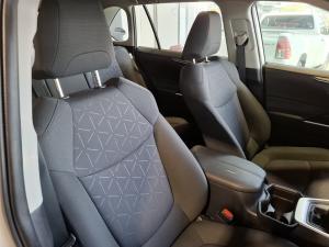 Toyota RAV4 2.0 GX - Image 12