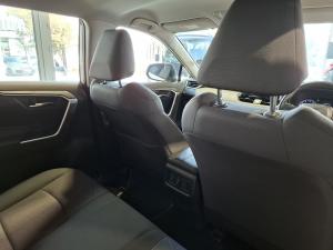 Toyota RAV4 2.0 GX - Image 13