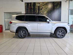 Toyota Land Cruiser 300 3.3D GX-R - Image 3