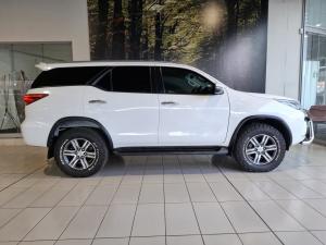 Toyota Fortuner 2.4GD-6 4x4 - Image 3