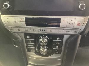 Toyota Land Cruiser Prado 2.8GD VX-L - Image 16