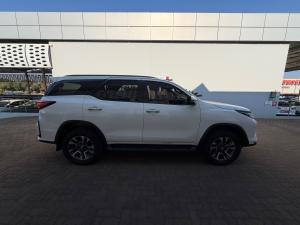 Toyota Fortuner 2.8GD-6 4x4 VX - Image 3