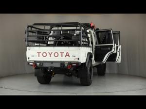 Toyota Land Cruiser 79 4.5D-4D V8 double cab LX - Image 24
