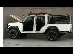 Toyota Land Cruiser 79 4.5D-4D V8 double cab LX - Image 26