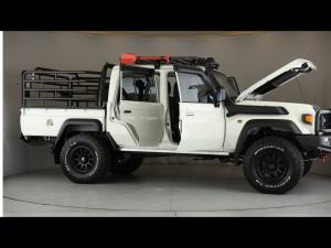 Toyota Land Cruiser 79 4.5D-4D V8 double cab LX - Image 30