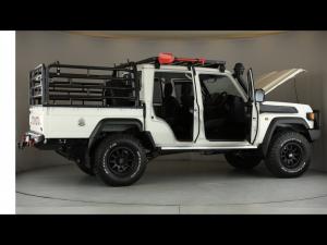 Toyota Land Cruiser 79 4.5D-4D V8 double cab LX - Image 31