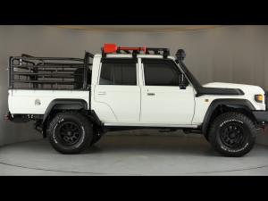 Toyota Land Cruiser 79 4.5D-4D V8 double cab LX - Image 3