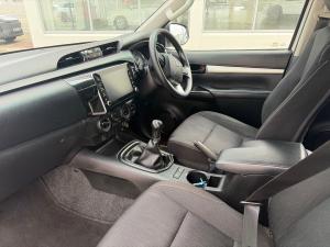 Toyota Hilux 2.4GD-6 double cab 4x4 Raider manual - Image 7