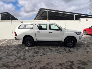 Toyota Hilux 2.4GD-6 double cab 4x4 Raider manual - Image 3
