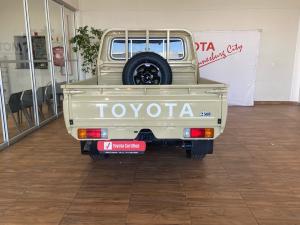 Toyota Land Cruiser 79 2.8GD-6 double cab auto - Image 5