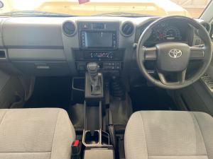 Toyota Land Cruiser 79 2.8GD-6 double cab auto - Image 6