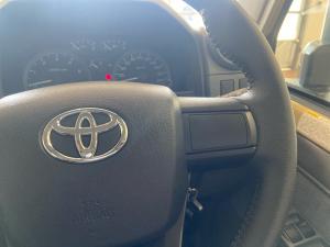 Toyota Land Cruiser 79 2.8GD-6 double cab auto - Image 10