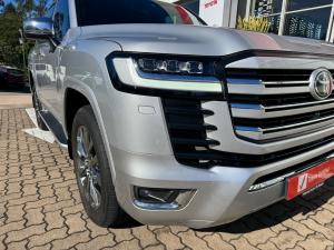 Toyota Land Cruiser 300 3.3D ZX - Image 24
