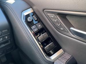 Toyota Land Cruiser 300 3.3D ZX - Image 26
