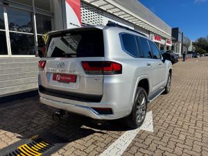 Toyota Land Cruiser 300 3.3D ZX - Image 2