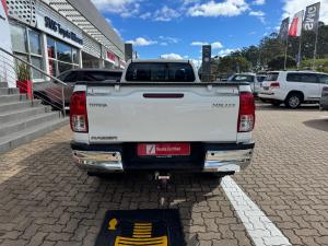 Toyota Hilux 2.4GD-6 single cab Raider manual - Image 5