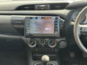 Toyota Hilux 2.4GD-6 single cab Raider manual - Image 14