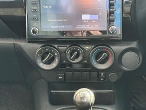 Toyota Hilux 2.4GD-6 single cab Raider manual - Image 15