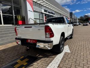 Toyota Hilux 2.4GD-6 single cab Raider manual - Image 2