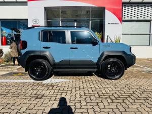 Toyota Land Cruiser FJ 2.7 4x4 VX - Image 3
