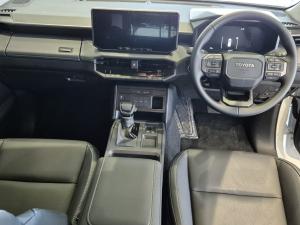 Toyota Hilux 2.8 GD-6 RB Raider X automaticXtra Cab - Image 6