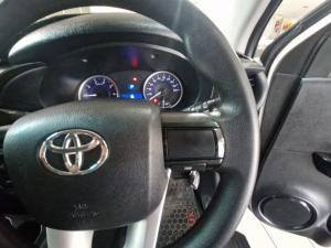 Toyota Hilux 2.4 GD-6 SRX 4X4 automaticD/C - Image 10
