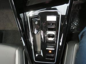 Volkswagen Golf 1.4 TSI R-LINE + Tiptronic - Image 13