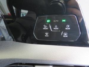 Volkswagen Golf 1.4 TSI R-LINE + Tiptronic - Image 14
