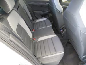 Volkswagen Golf 1.4 TSI R-LINE + Tiptronic - Image 8